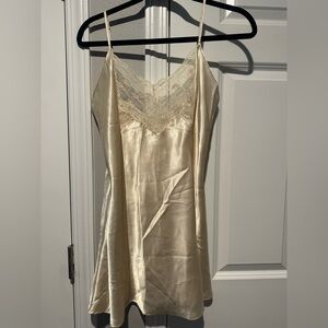 NWT: Vintage Y2K Victoria’s Secret Slip Dress. Size medium.